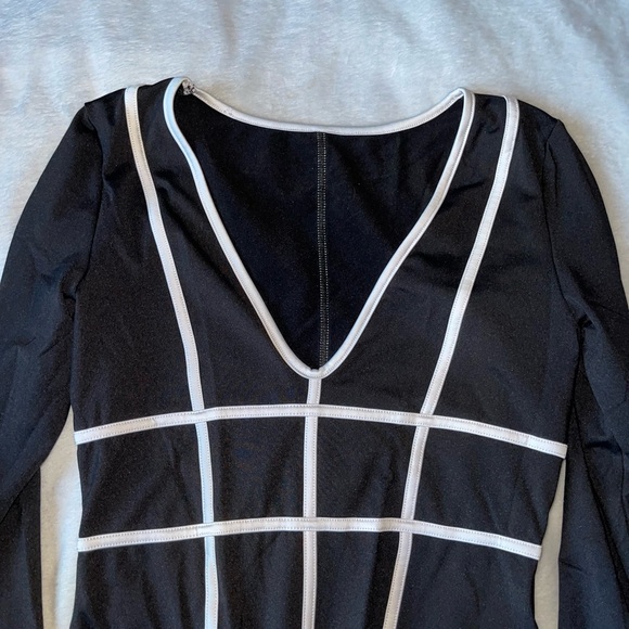 Chic Black and White Women's Bodysuit - Picture 3 of 4